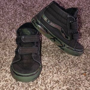 Toddler Unisex Black & Green Camouflage Velcro Shoes